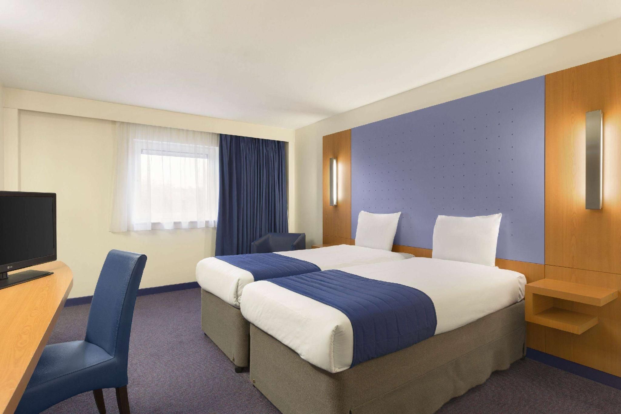 undefined Ramada by Wyndham London North M1 8