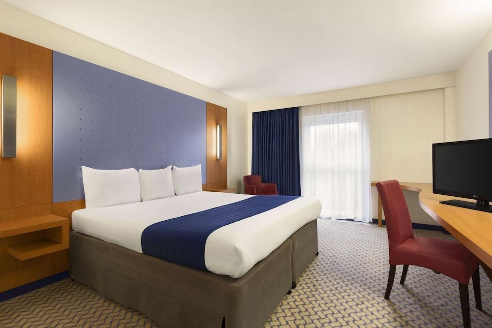 undefined Ramada by Wyndham London North M1 3