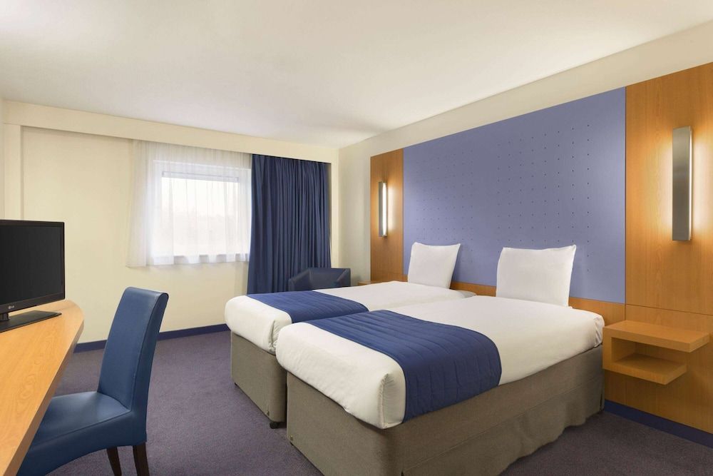 undefined Ramada by Wyndham London North M1