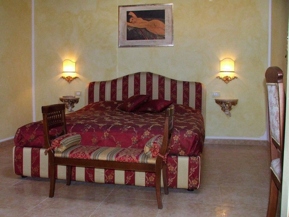 Locanda Modigliani Double Room, Jetted Tub 6