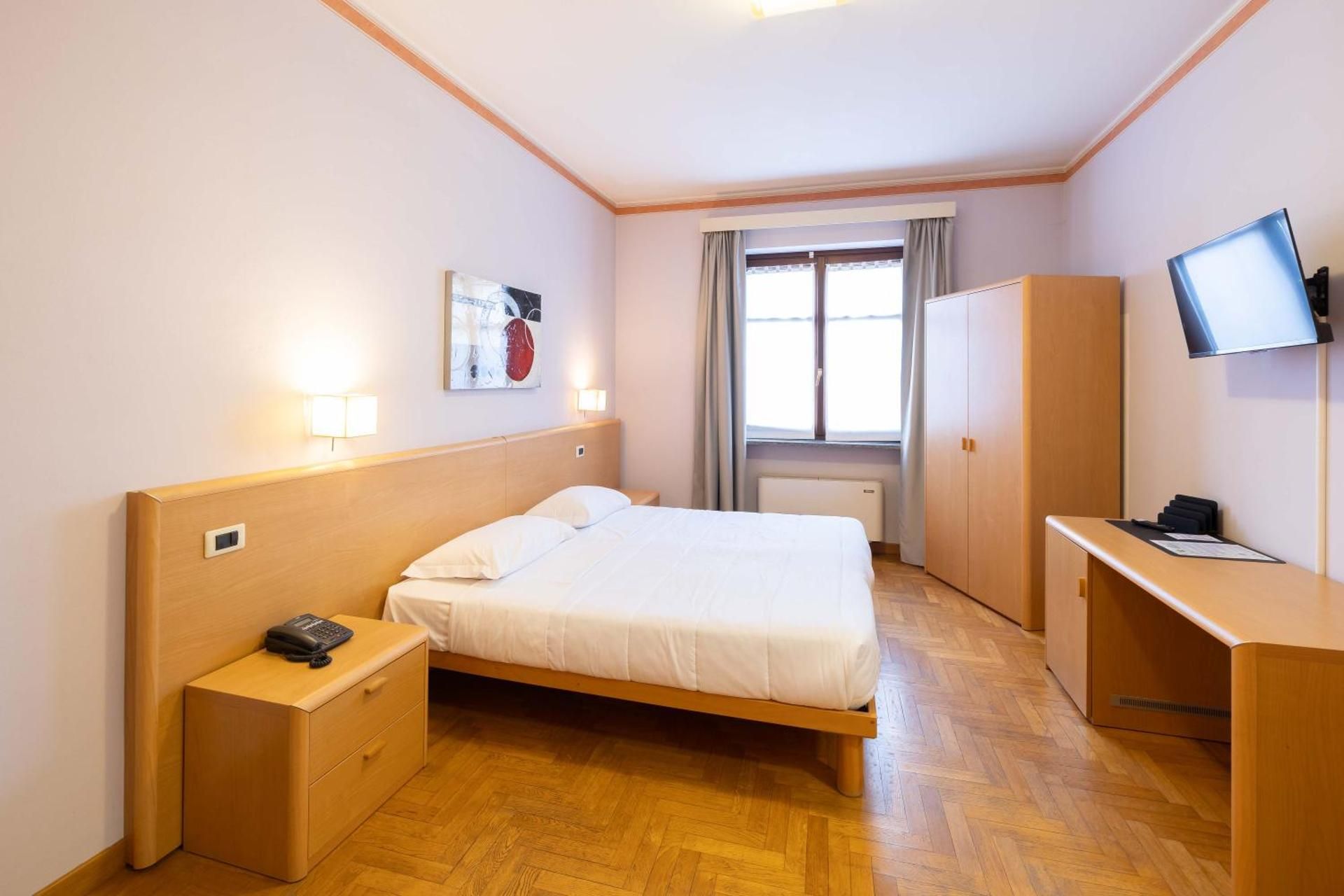 Standard Queen Room