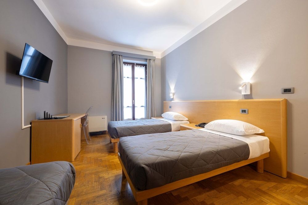 La Fertè Hotel Business Double or Twin Room, 1 Bedroom, Hill View 2