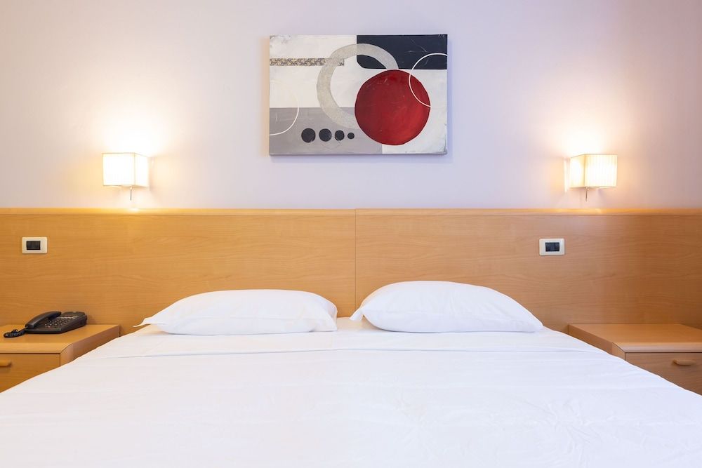 La Fertè Hotel Business Double or Twin Room, 1 Bedroom, Hill View 4