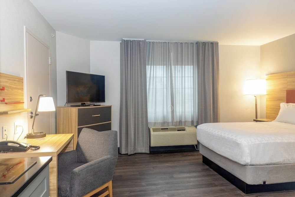 Studio Suite, 1 Queen Bed