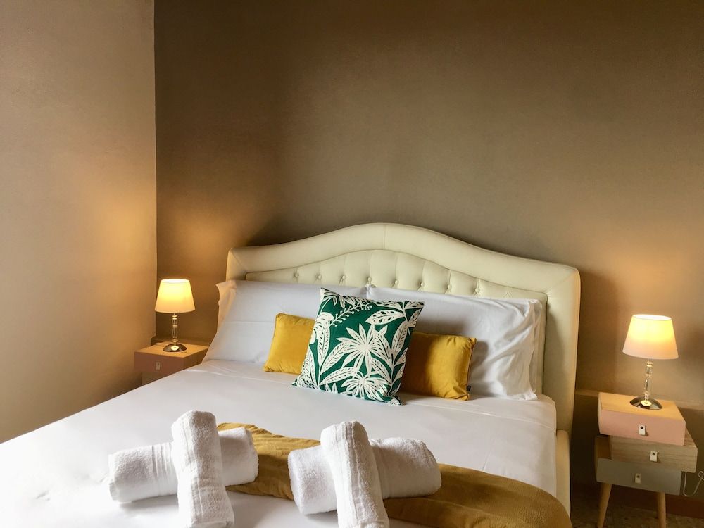 undefined AwesHome - Lungarno Bellavista Penthouse 9