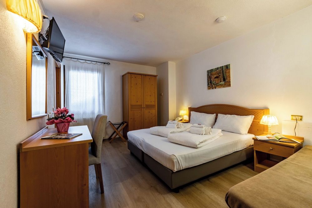 Hotel Grizzly Standard Triple Room 10