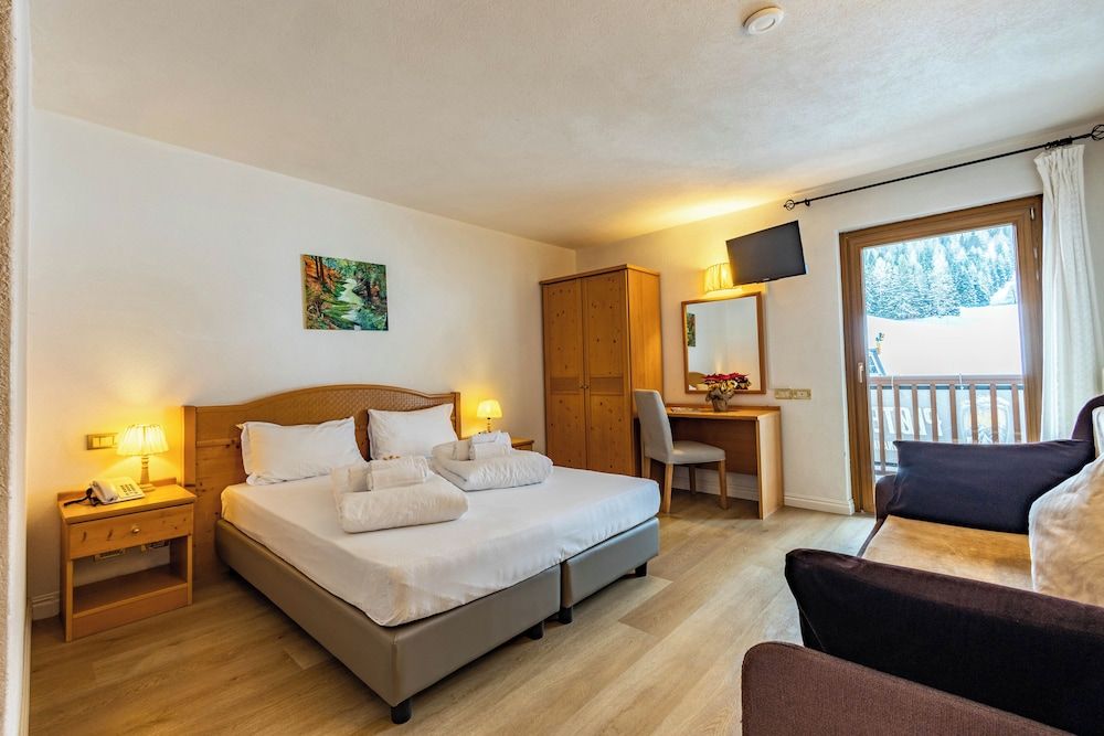 Hotel Grizzly Standard Triple Room 8