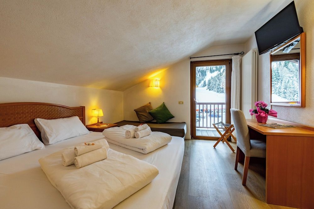 Hotel Grizzly Standard Triple Room 2