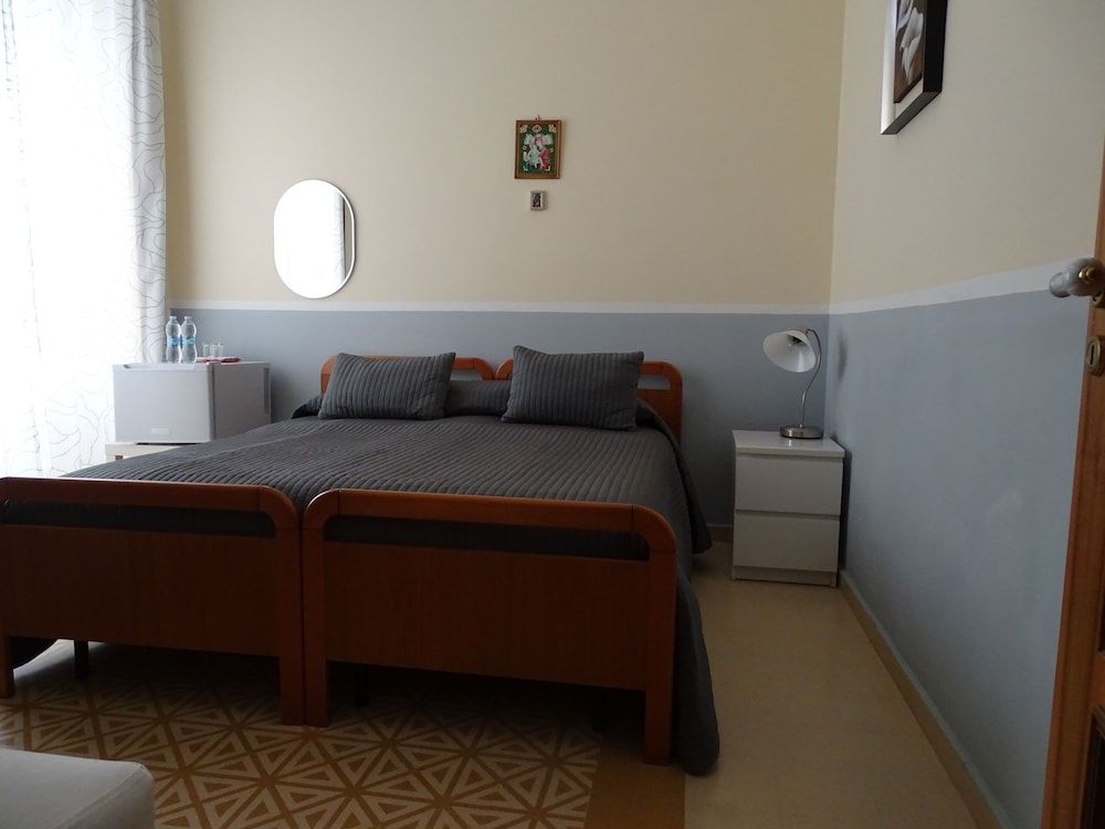B&B Centrale Salerno Standard Double Room 8