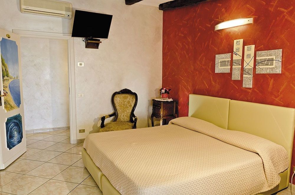 Leonardo's B&B Comfort Room, Balcony, Sea View