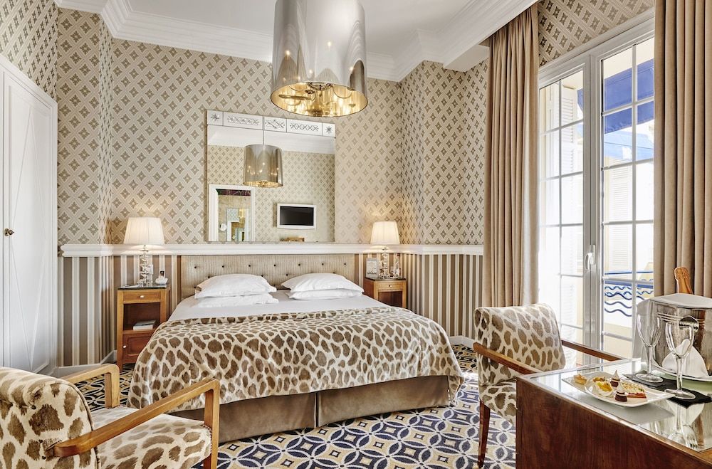 undefined Hotel Belles Rives 8