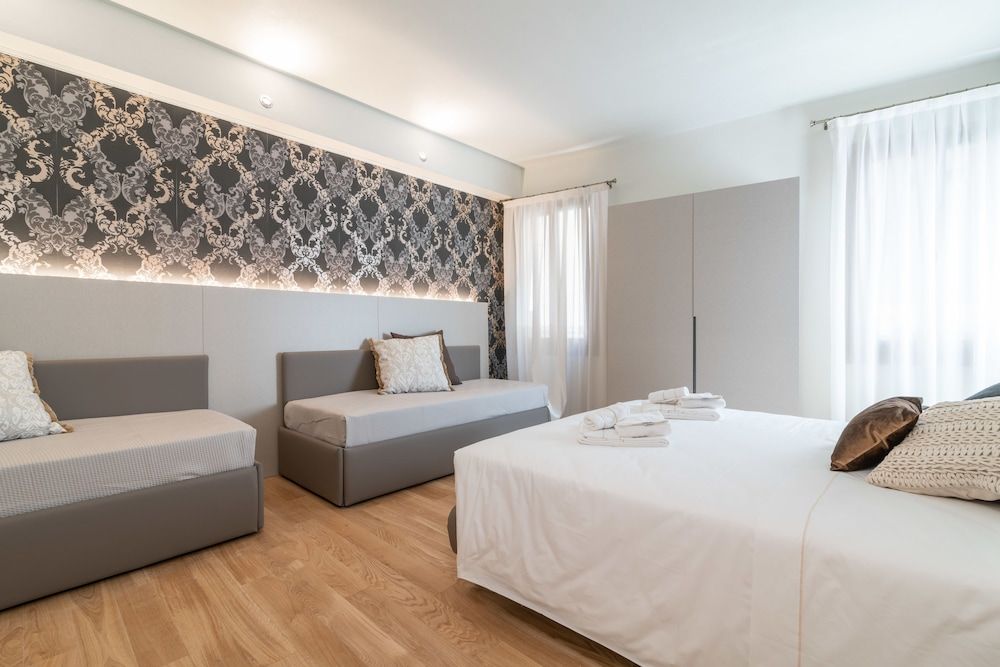 Hotel Grifoni Luxury Room, City View