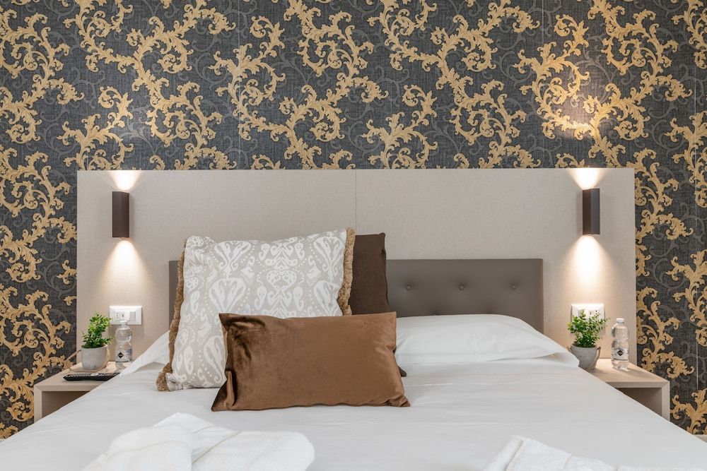 Hotel Grifoni Deluxe Room, 1 King Bed, City View (2) 3