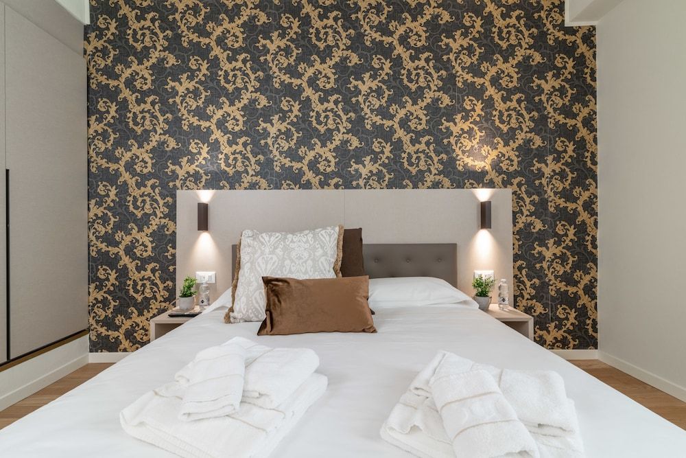 Hotel Grifoni Deluxe Room, 1 King Bed, City View (2) 5