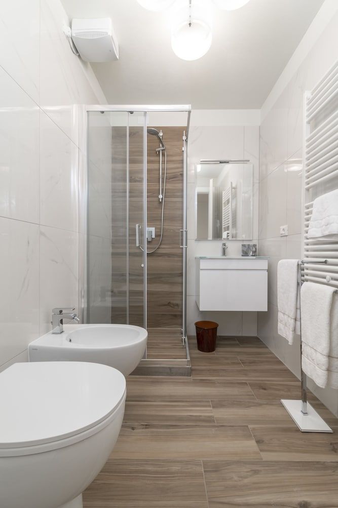 Hotel Grifoni Deluxe Room, 1 King Bed, City View (2) 12