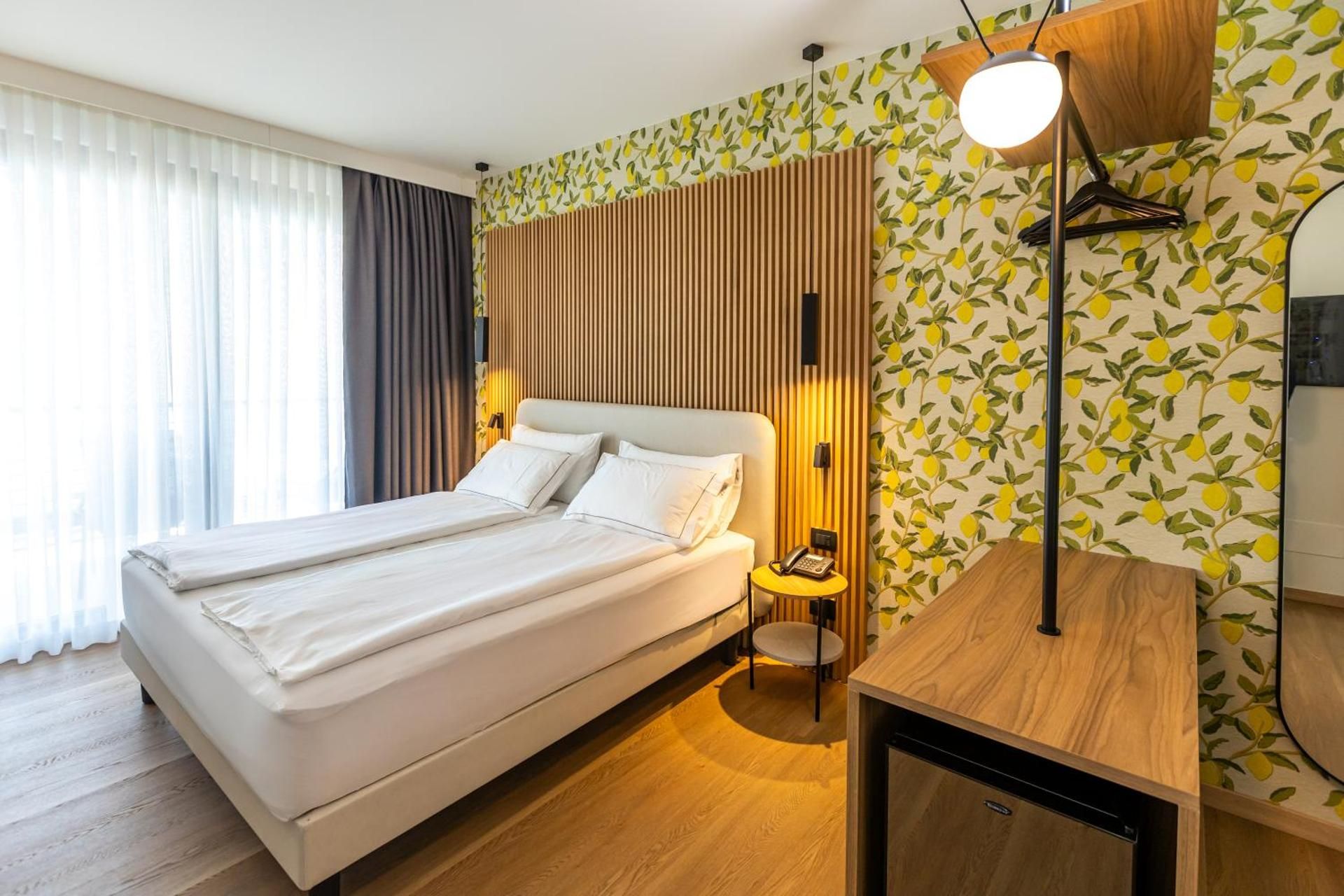 Classic Double Room with Side Lake View