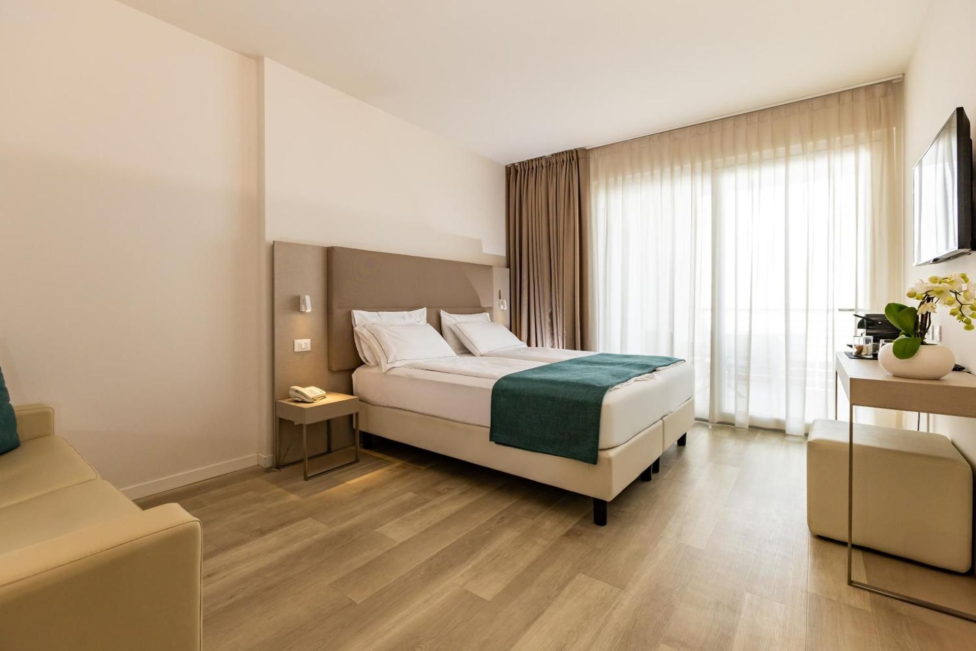 Superior Double Room with Side Lake View