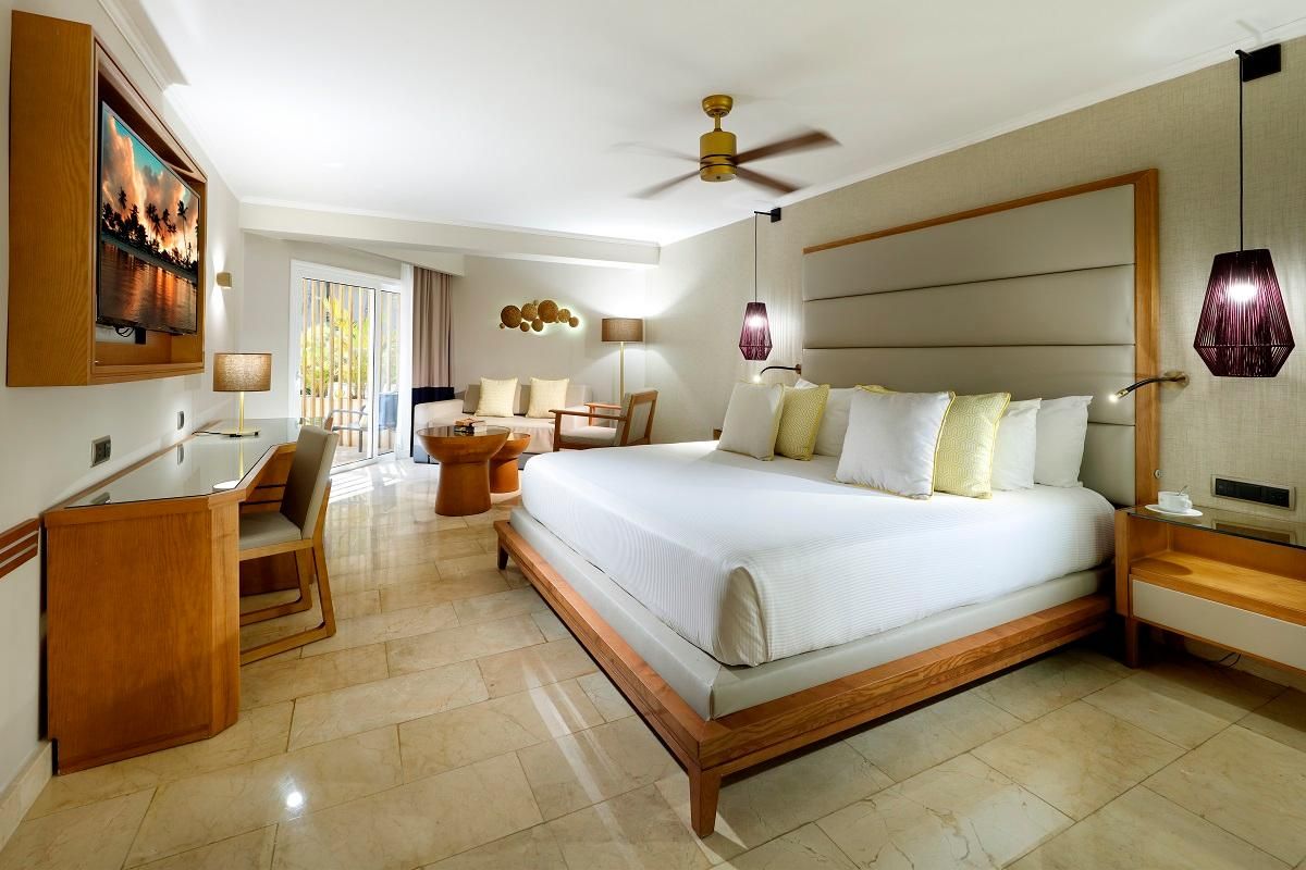 Deluxe Beachfront Room