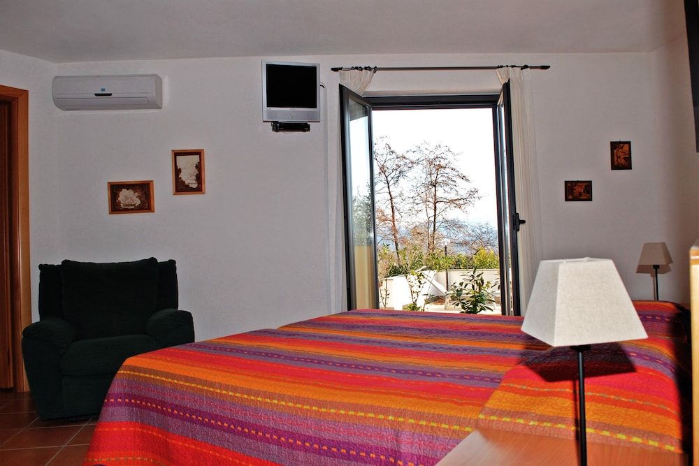 Verdeblu House Double Room, Garden View 2