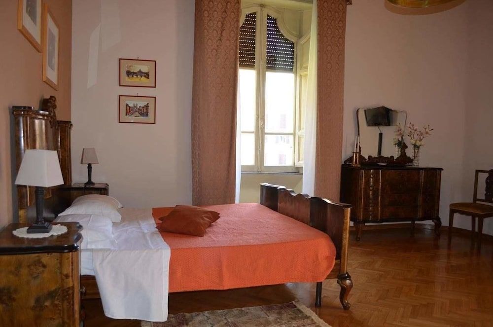 B&B Rome Charming House Double Room with Private External Bathroom 2