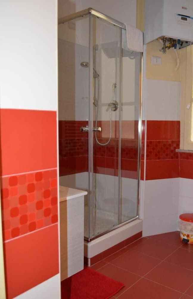 B&B Rome Charming House Double Room with Balcony and Private External Bathroom 15