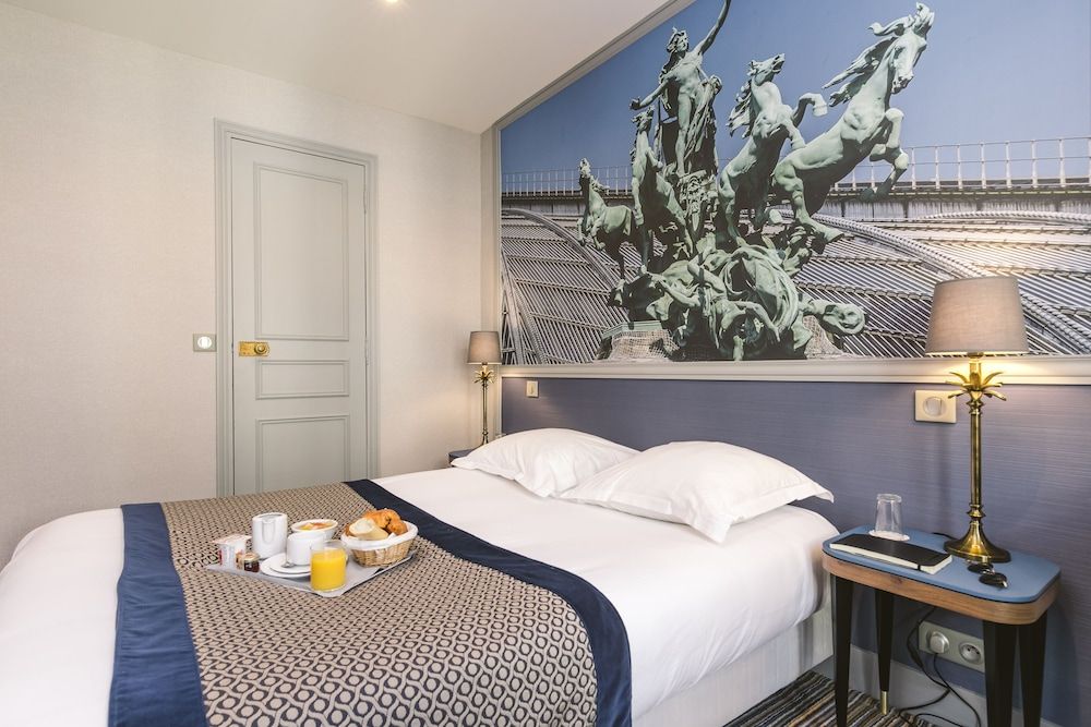 Hotel Saint Christophe Standard Double Room 8