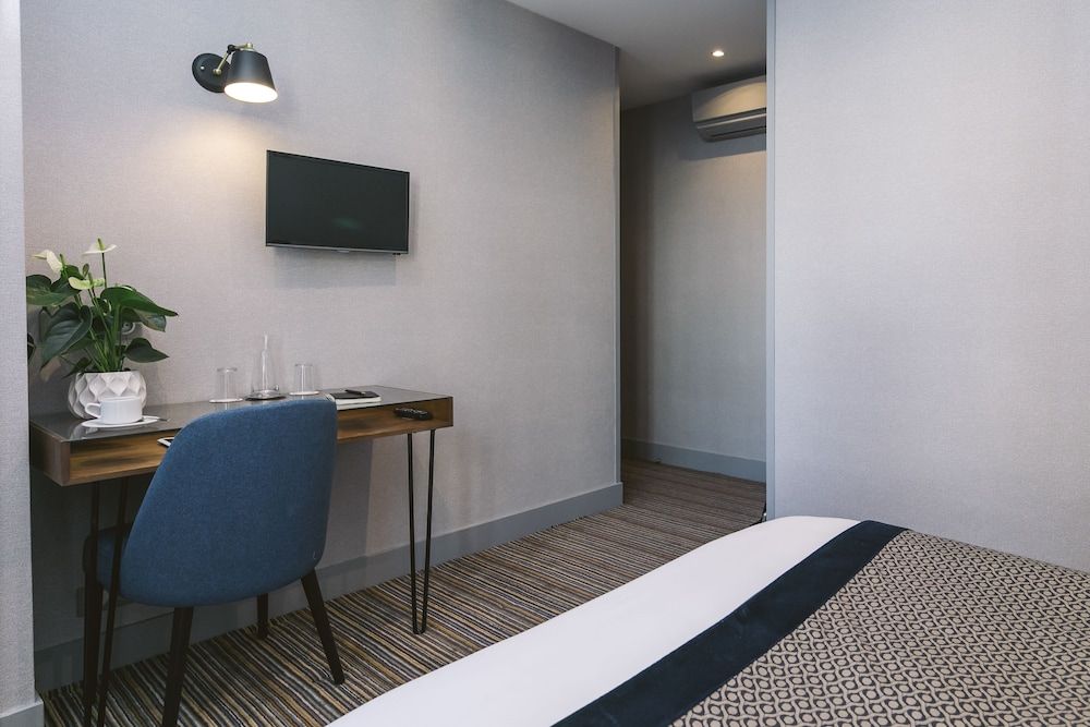 Hotel Saint Christophe Standard Double Room 14