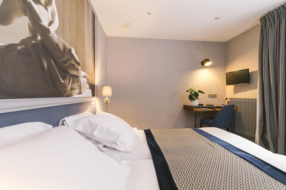 Hotel Saint Christophe Standard Twin Room 11