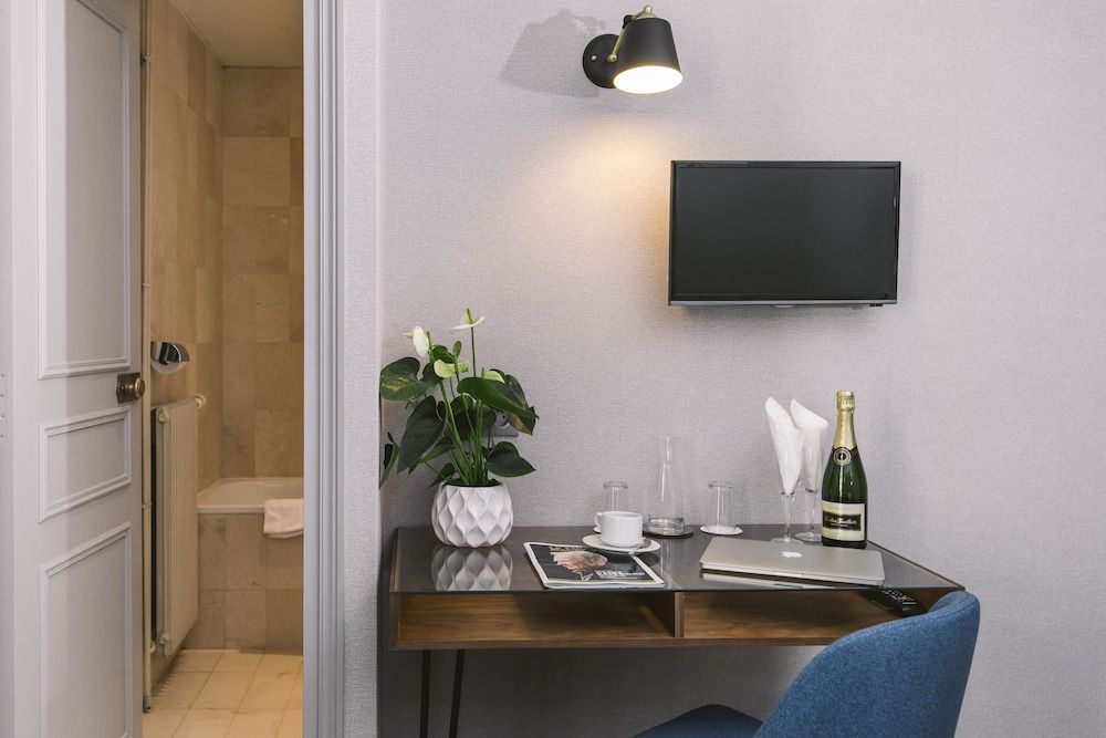 Hotel Saint Christophe Standard Double Room 15