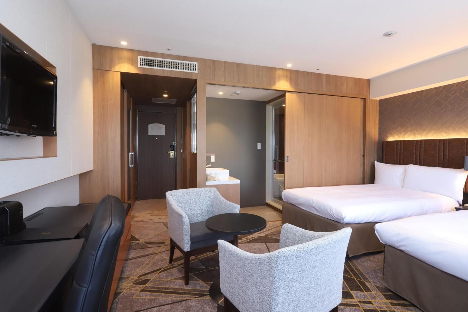 2 Single Be Premium City View Top Floor