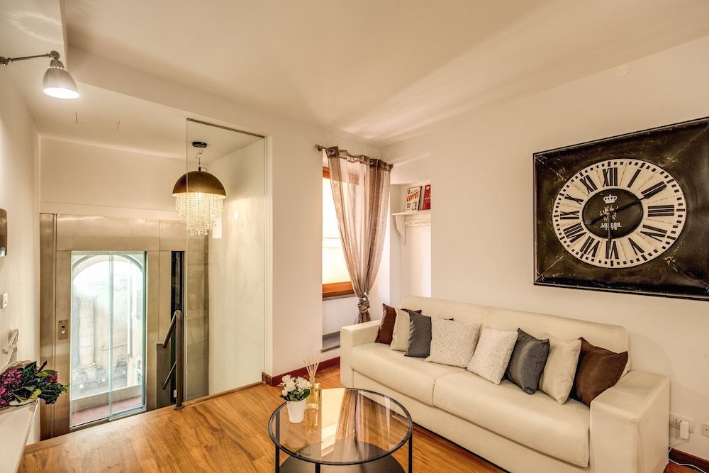 Pantheon Miracle Suite Deluxe Apartment, 3 Bedrooms, City View 11
