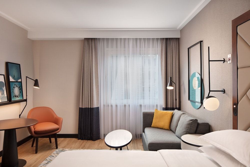 Sheraton Istanbul Levent Deluxe Room, 1 King Bed 3