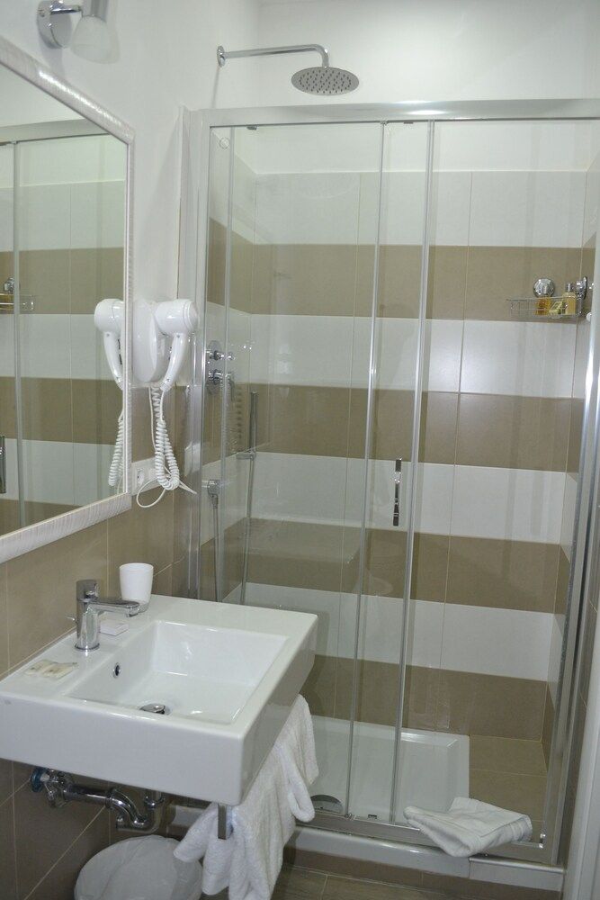 Bloom Apartment by La Griffe Double Room 8