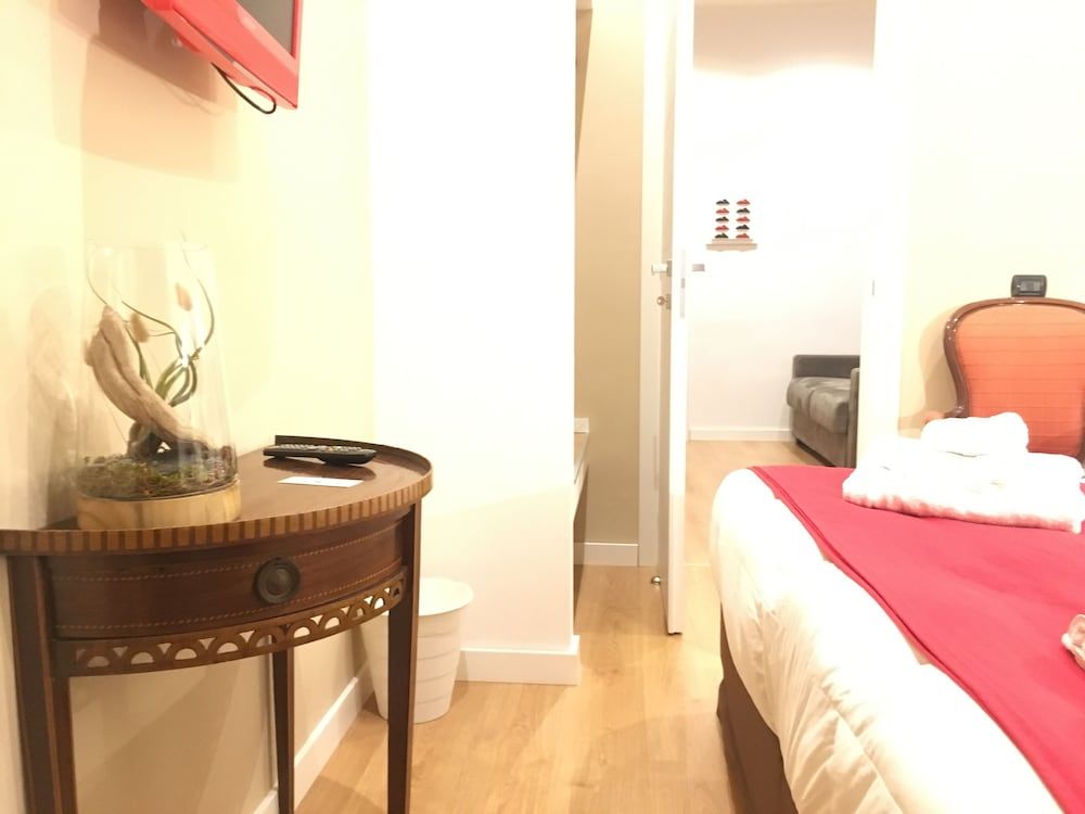 Grande Archivio Napoli 22 Suite, Ensuite 2