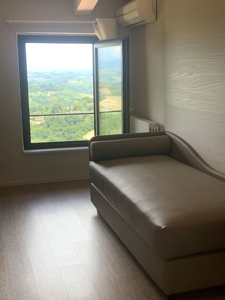 Double Room, Hill View