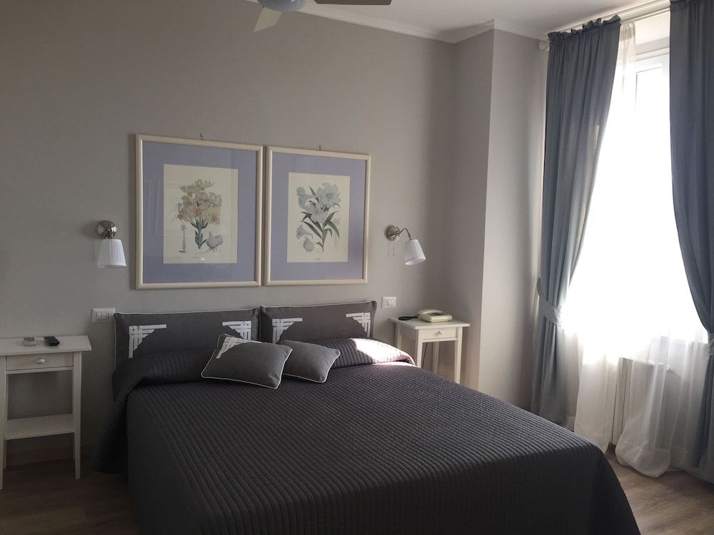 Double Room, Hill View