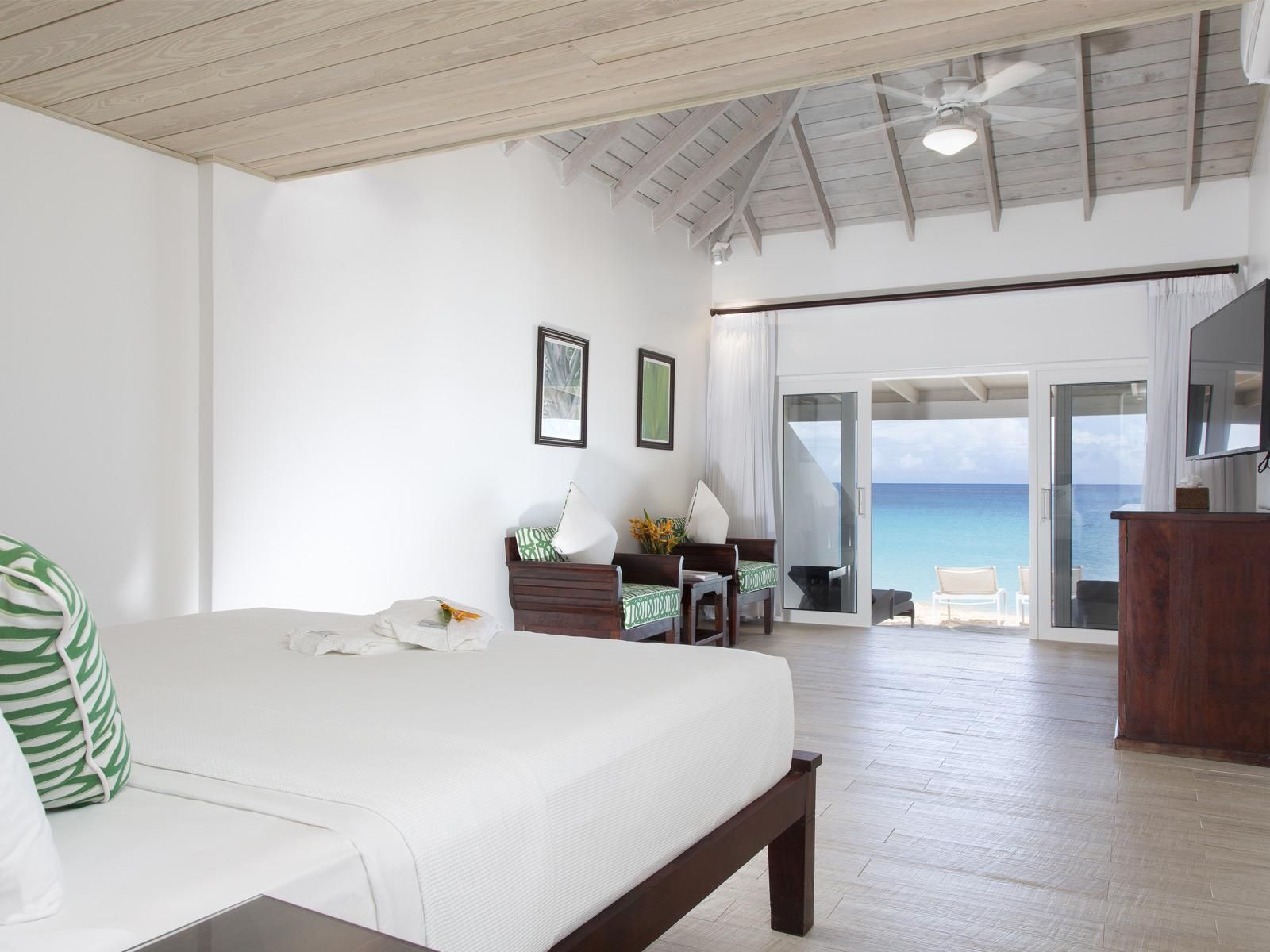 Superior Deluxe Beachfront Room