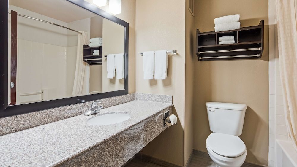 Standard Room, 1 King Bed, Non Smoking, Jetted Tub