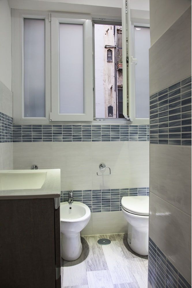 ImperialeTop Imperial Room - private bathroom not in room 4