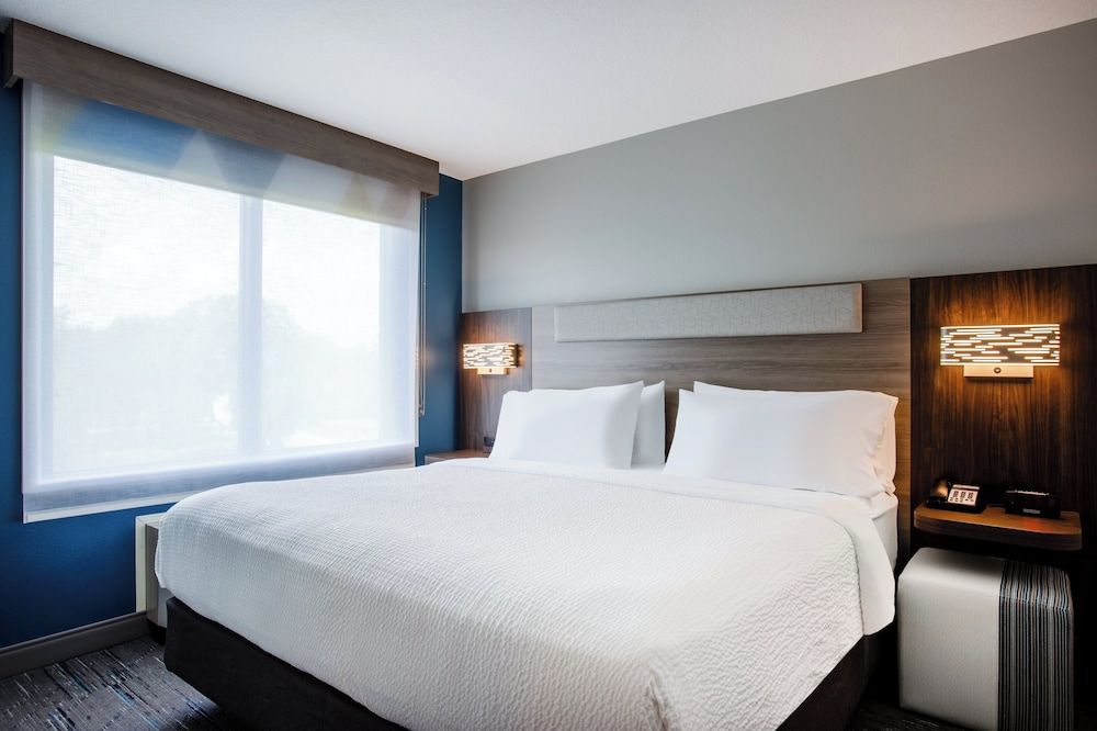 Standard Room, 1 King Bed, Accessible (Communications)