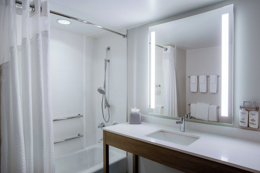 Standard Room, 2 Queen Beds, Accessible (Communications)