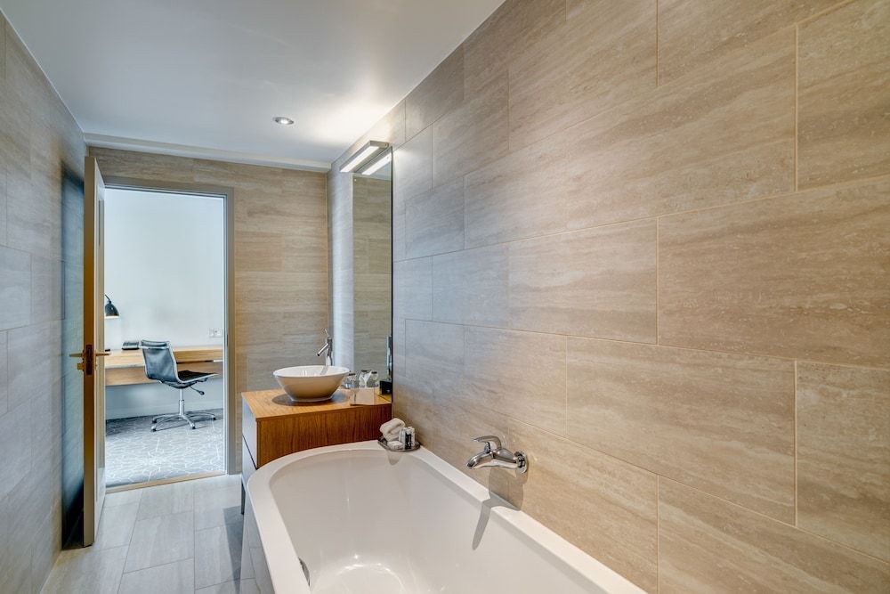 Apex City Quay Hotel & Spa Junior Suite 8