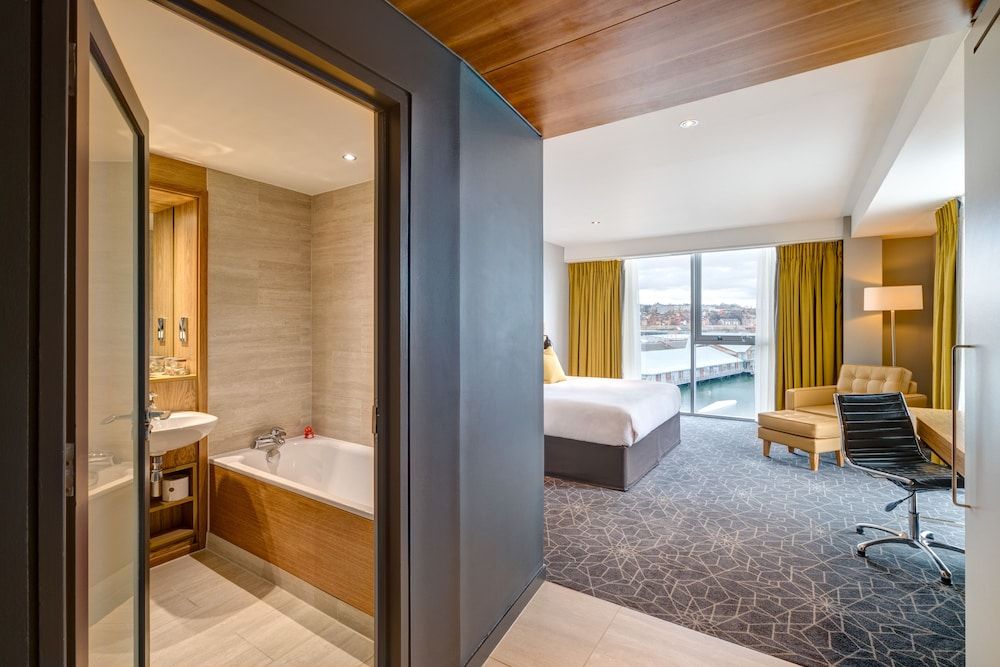 Apex City Quay Hotel & Spa Quay View Superior Room 6