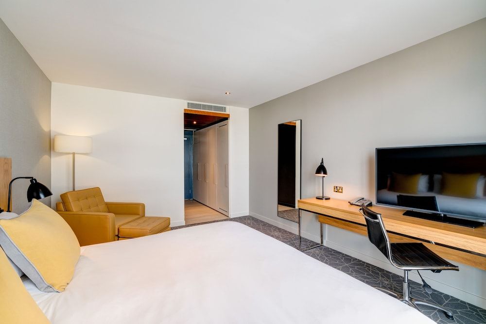 Apex City Quay Hotel & Spa Quay View Double Room 4