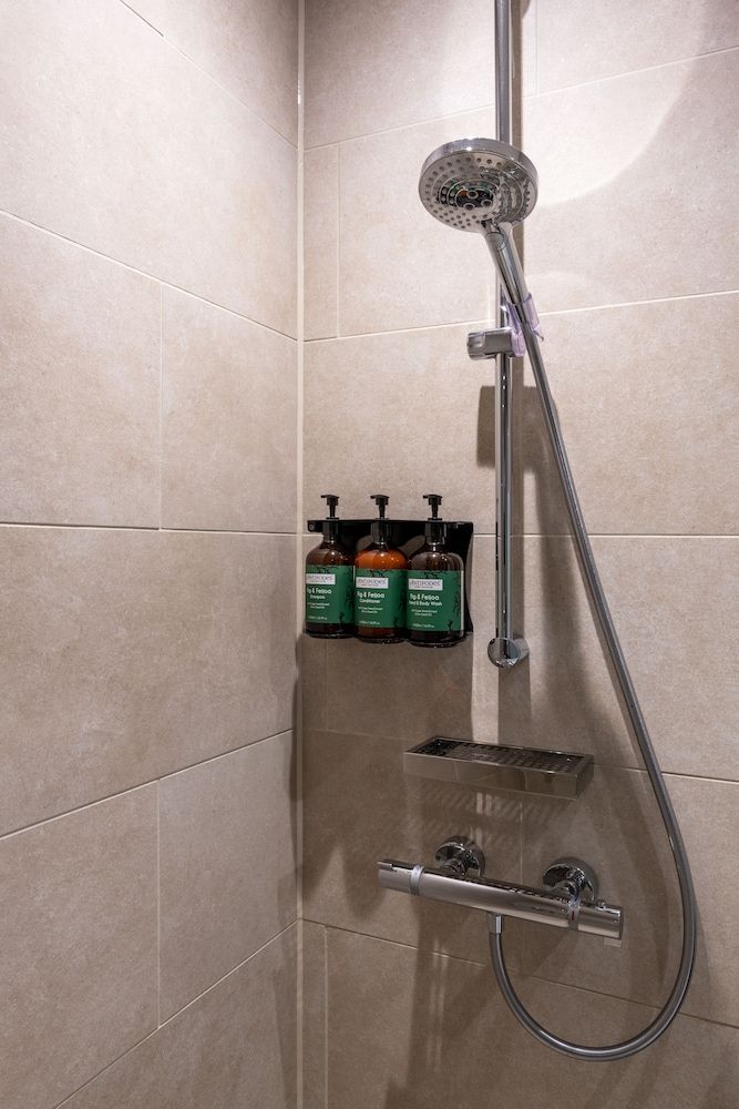 Apex City Quay Hotel & Spa Junior Suite 5