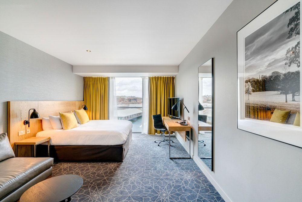 Apex City Quay Hotel & Spa Quay View Superior Room 3