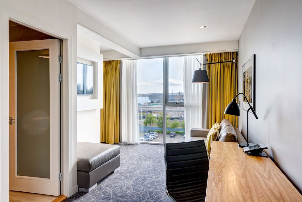 Apex City Quay Hotel & Spa Junior Suite 2