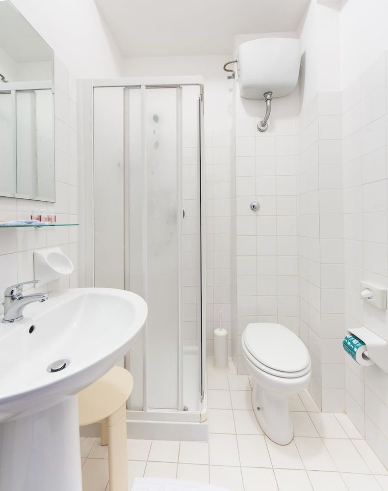 Hotel De La Ville Classic Double or Twin Room 10