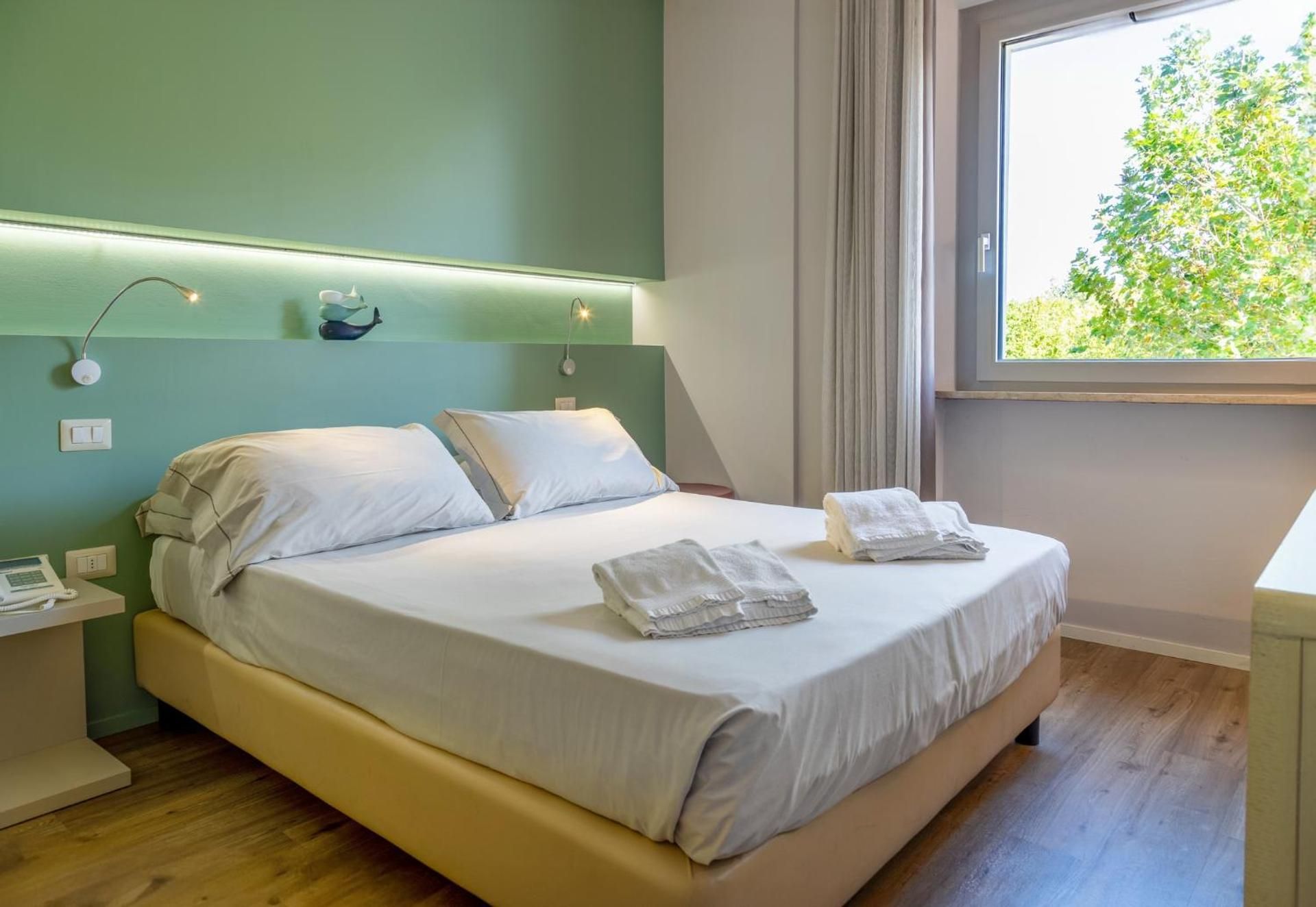 Hotel De La Ville Classic Double or Twin Room 6