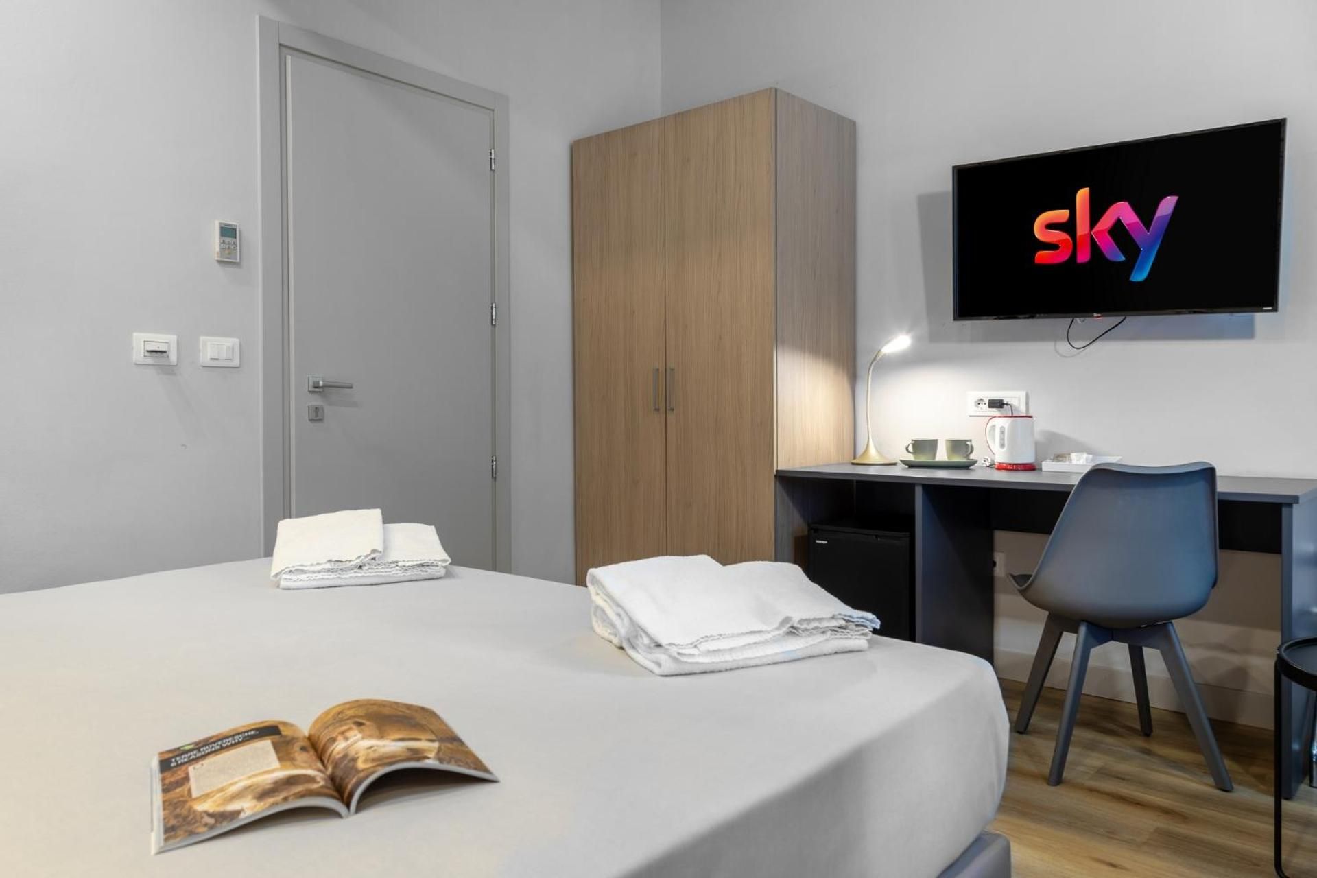 Hotel De La Ville Classic Double or Twin Room 7